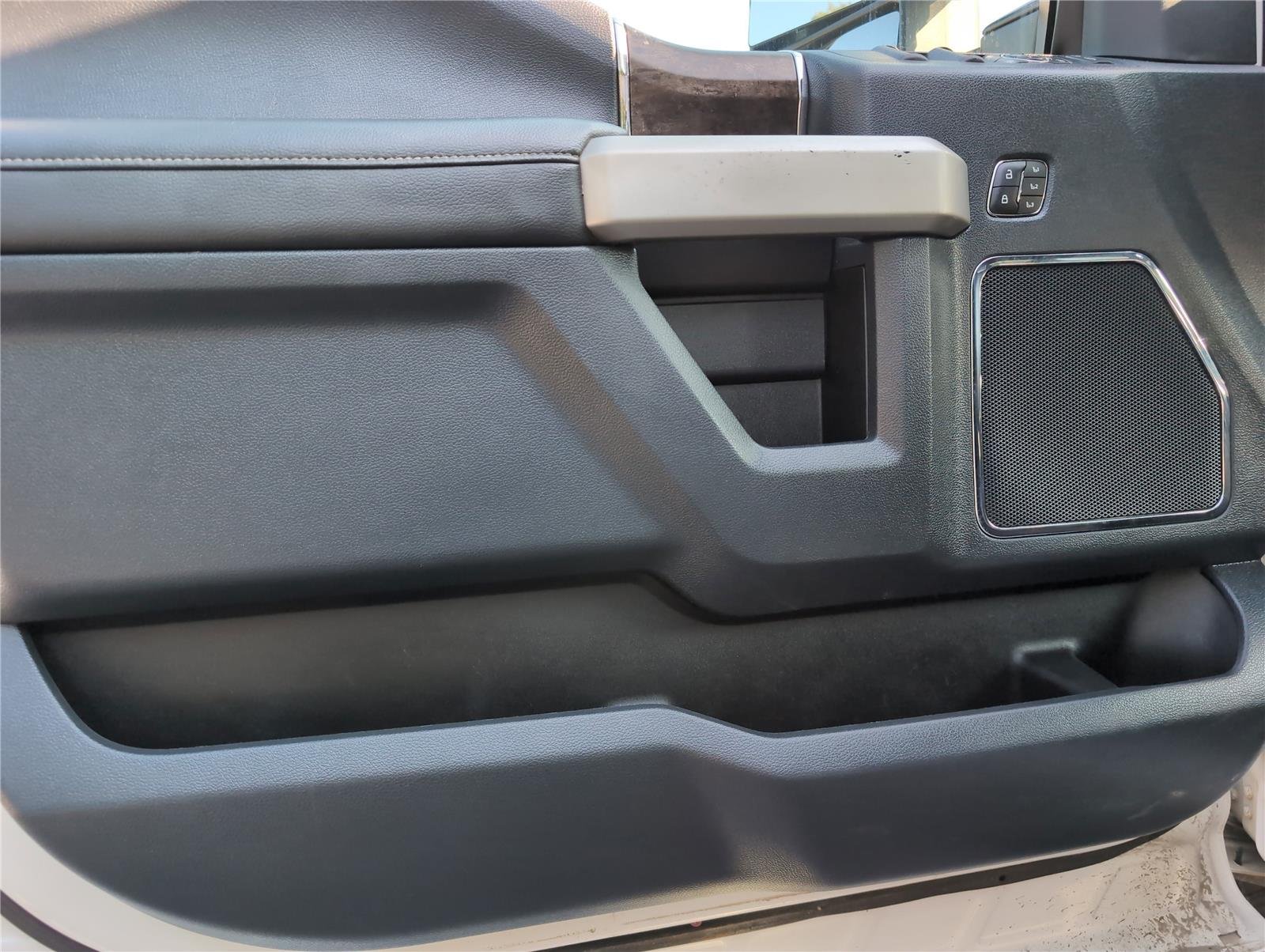2022 Ford F-250 Lariat photo 11