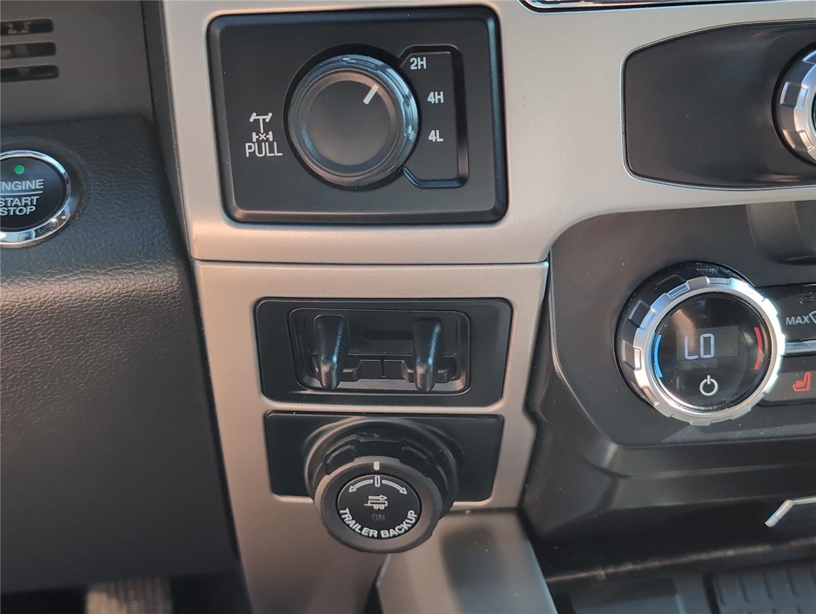 2022 Ford F-250 Lariat photo 16