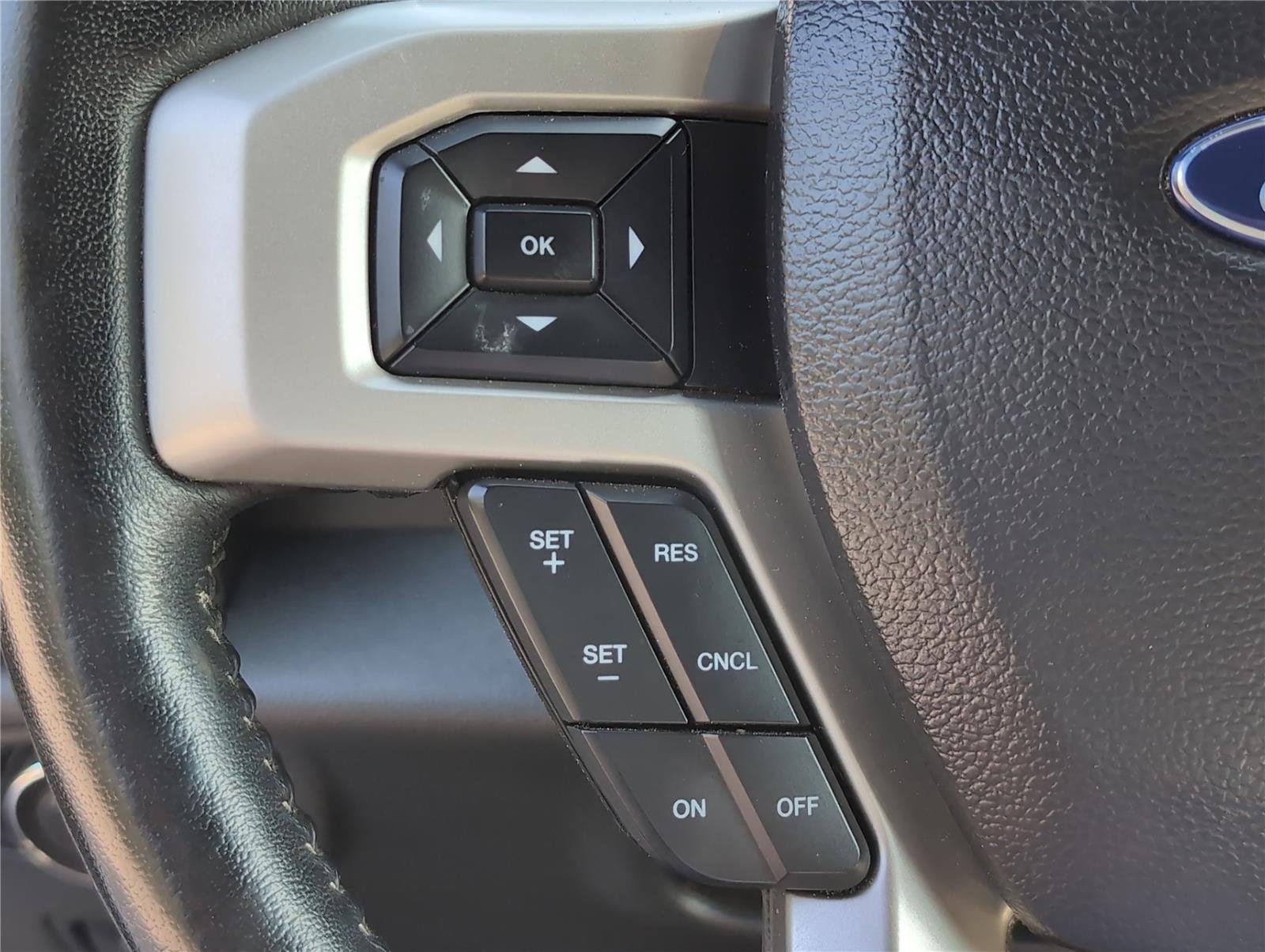 2022 Ford F-250 Lariat photo 21