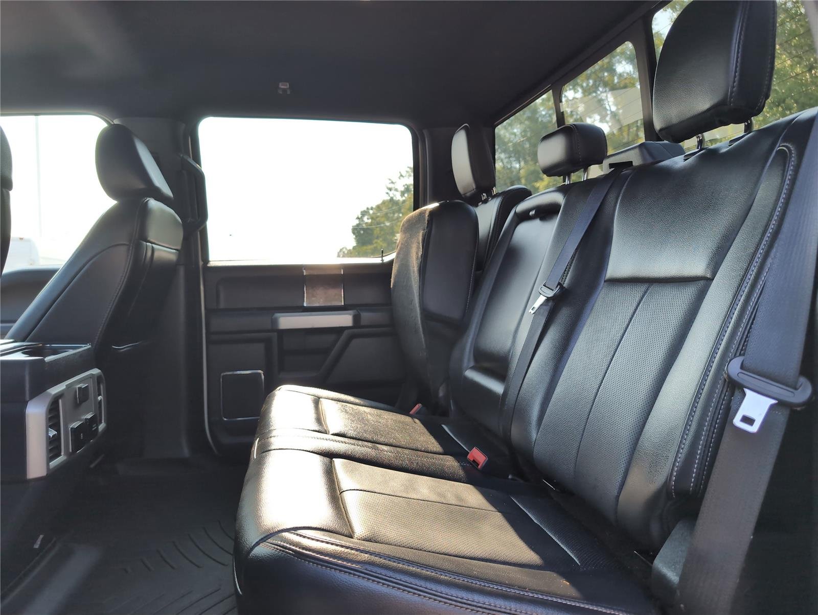 2022 Ford F-250 Lariat photo 26
