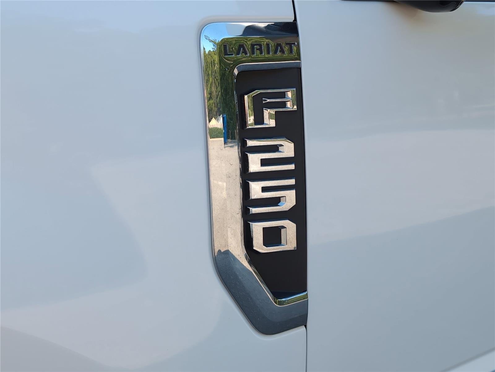 2022 Ford F-250 Lariat photo 30