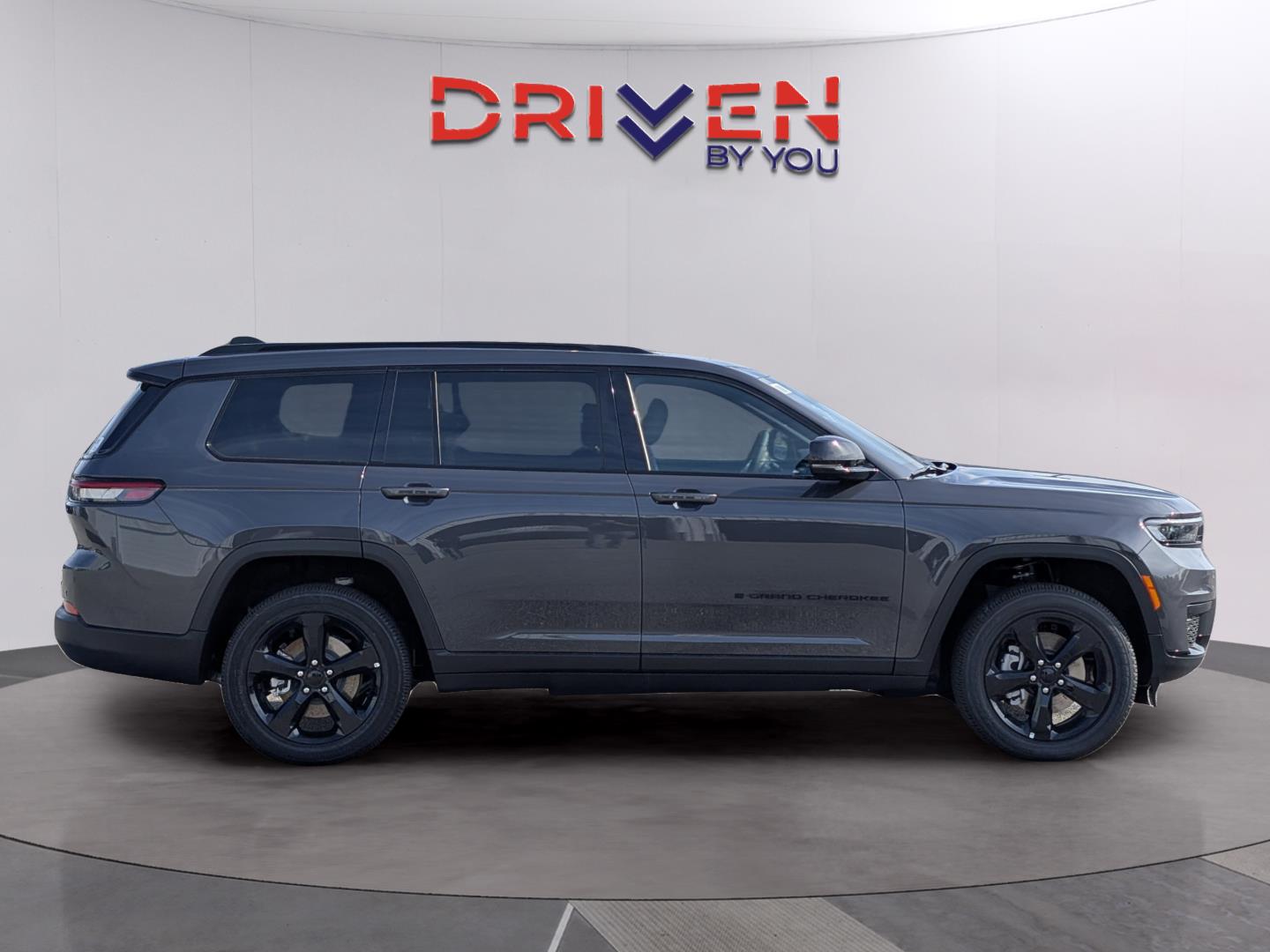 2025 Jeep Grand Cherokee Laredo photo 4