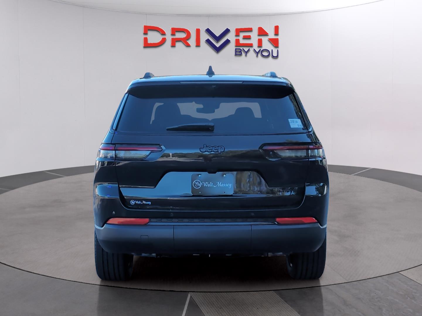 2025 Jeep Grand Cherokee Limited photo 2