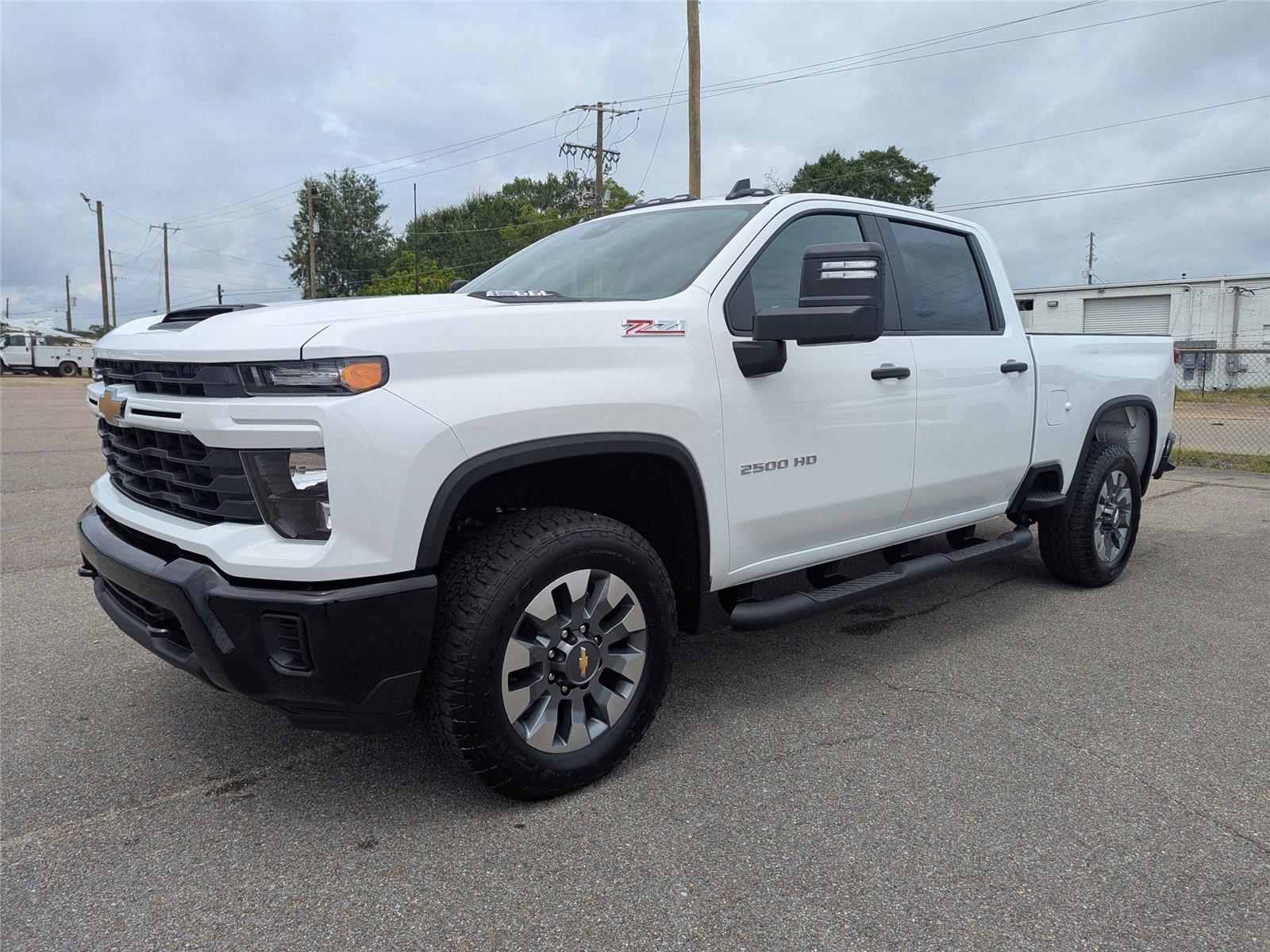 2025 Chevrolet Silverado 2500HD Custom photo 7