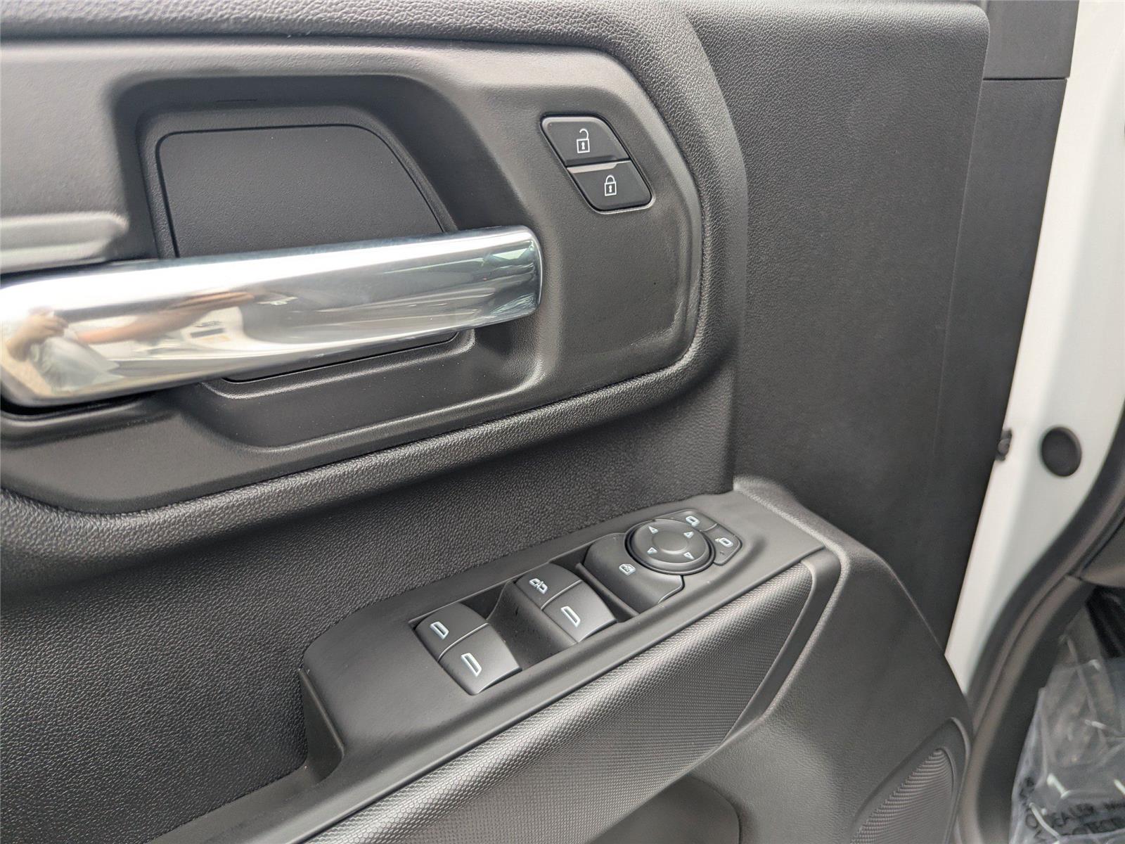 2025 Chevrolet Silverado 2500HD Custom photo 17