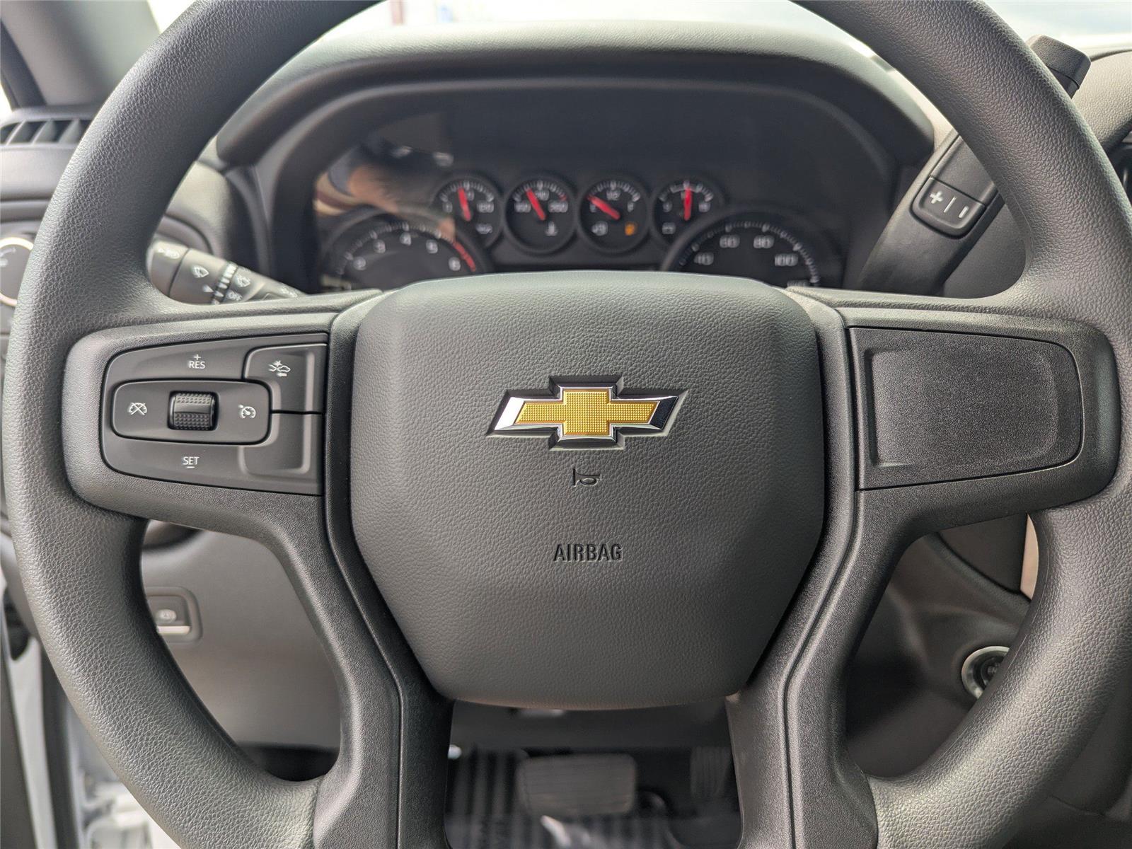 2025 Chevrolet Silverado 2500HD Custom photo 25