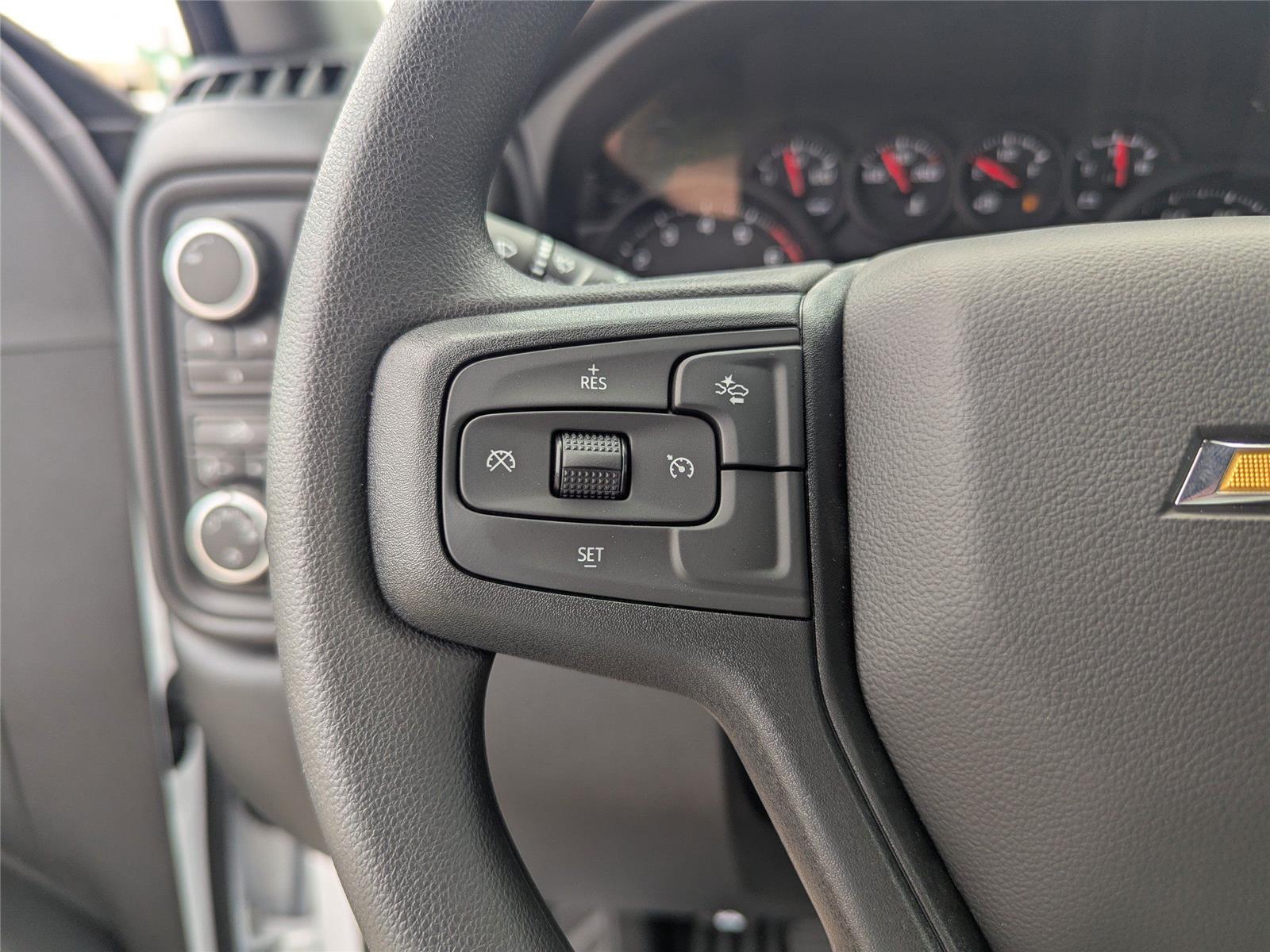 2025 Chevrolet Silverado 2500HD Custom photo 26