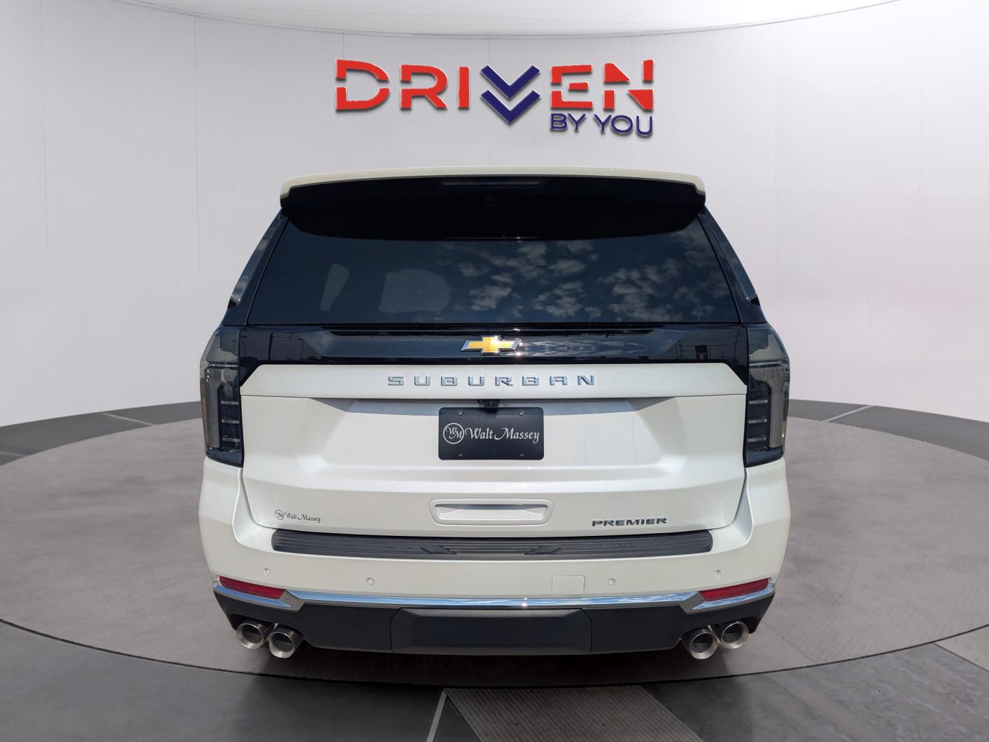 2025 Chevrolet Suburban Premier photo 4