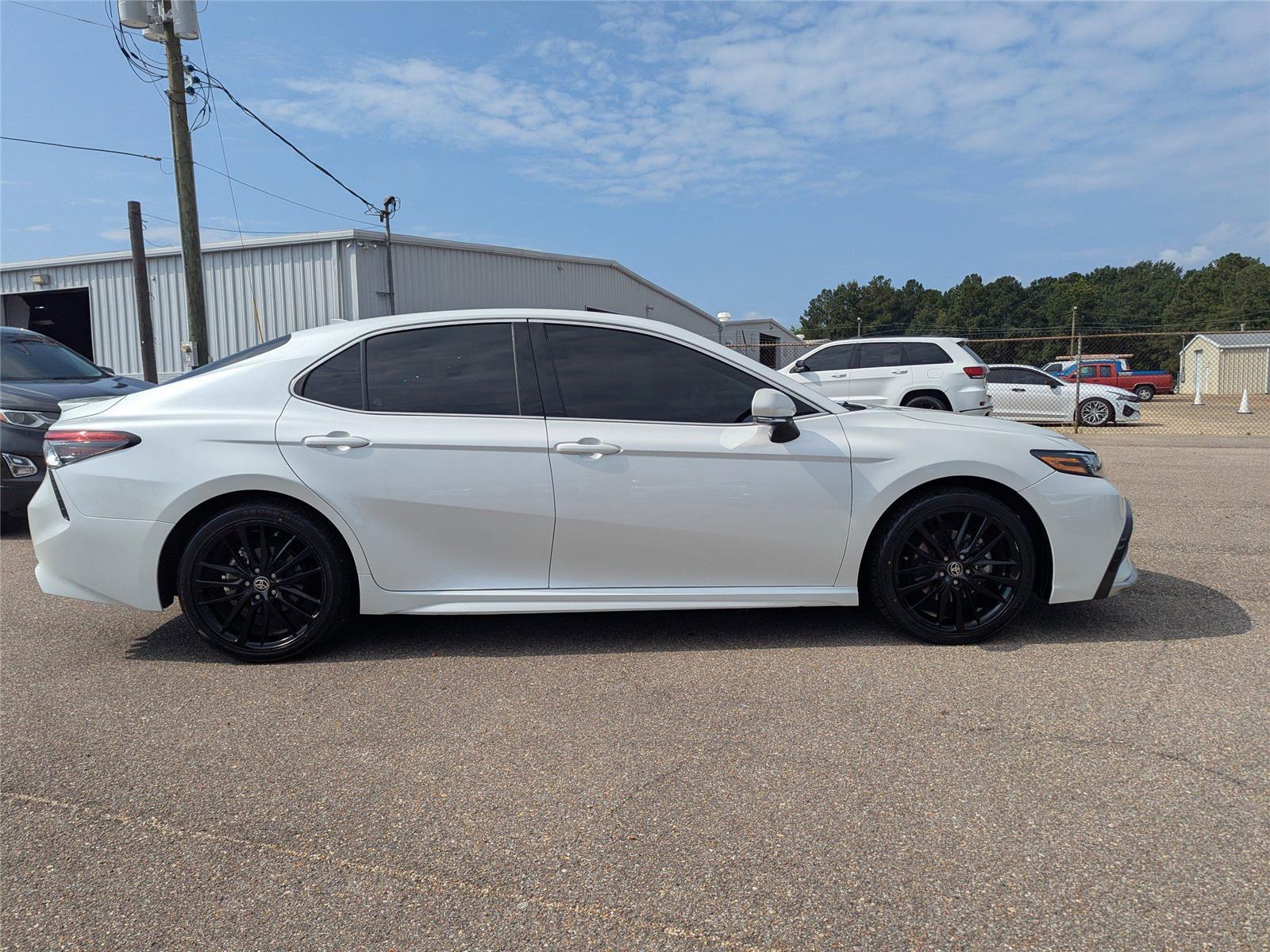 2022 Toyota Camry XSE photo 6