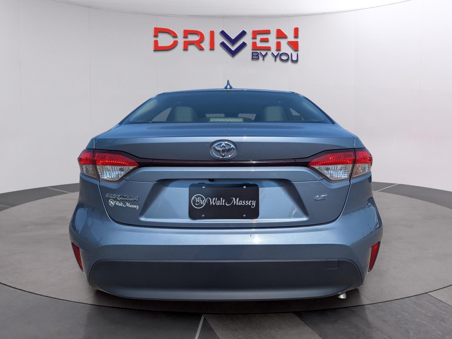 2023 Toyota Corolla LE photo 2