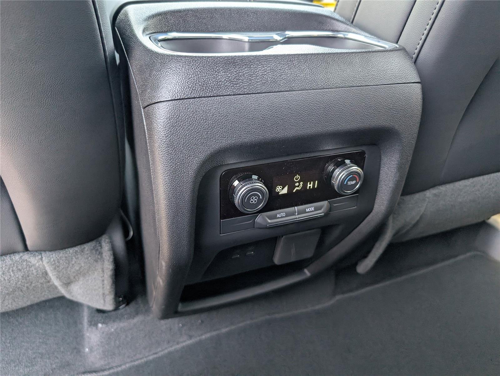 2025 Gmc Acadia Elevation photo 29