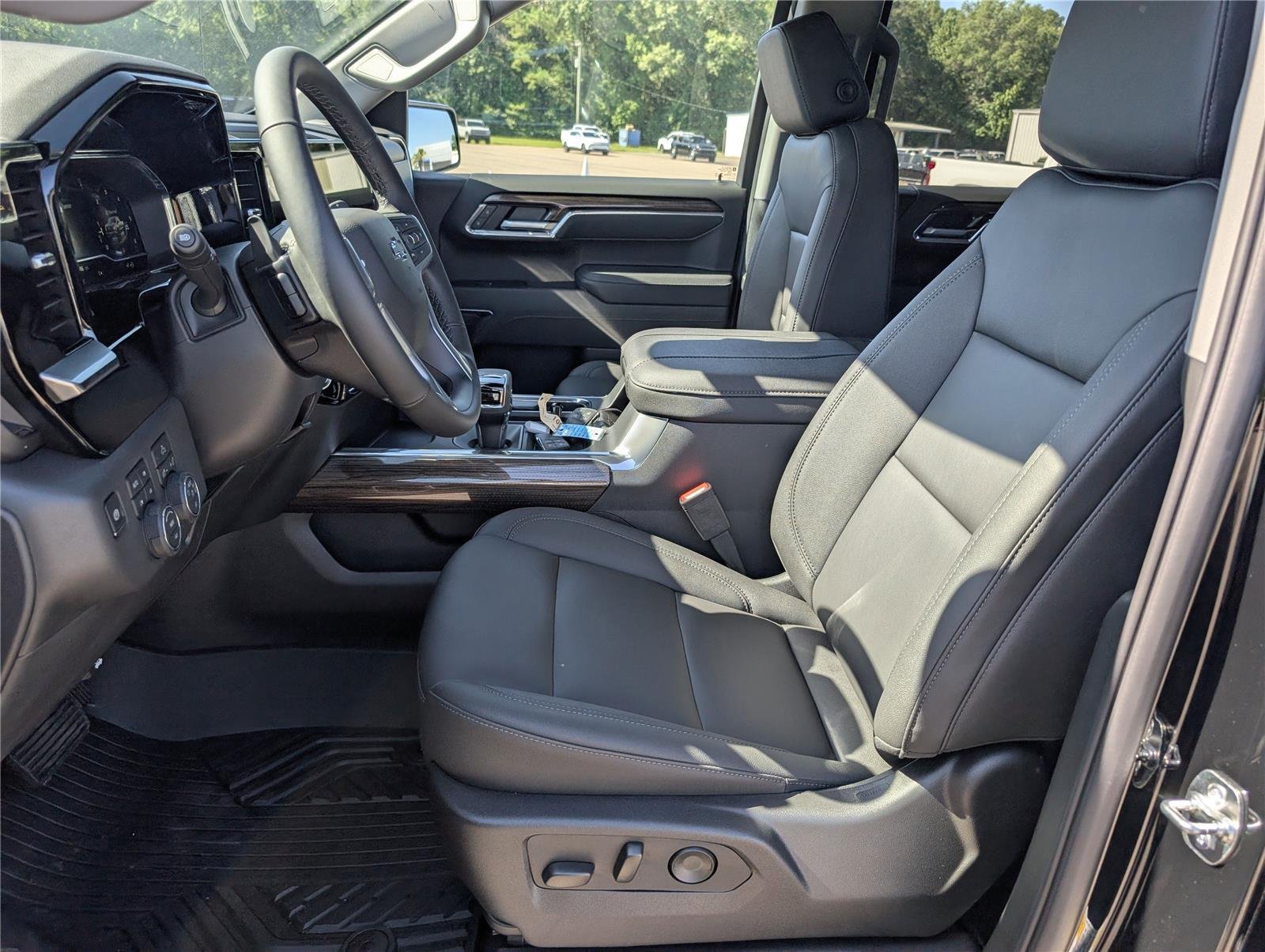 2025 Chevrolet Silverado 1500 LT Trail Boss photo 13