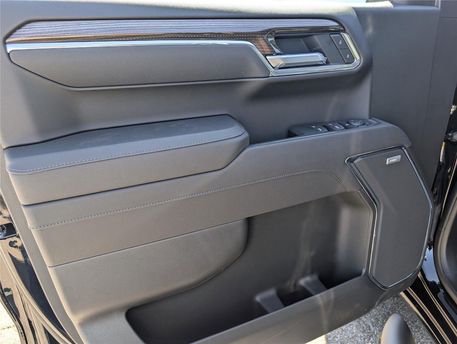2025 Chevrolet Silverado 1500 LT Trail Boss photo 17