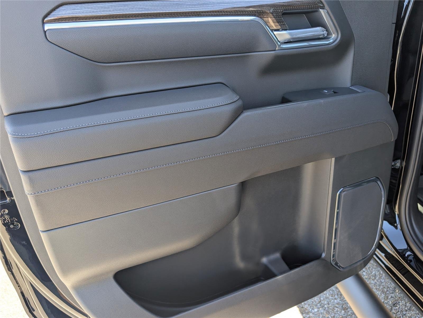2025 Chevrolet Silverado 1500 LT Trail Boss photo 35