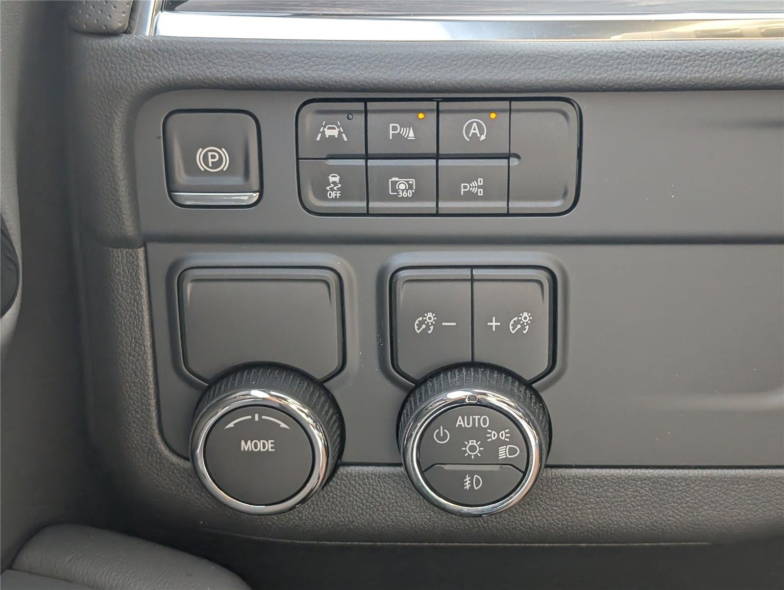 2025 Chevrolet Tahoe Premier photo 27