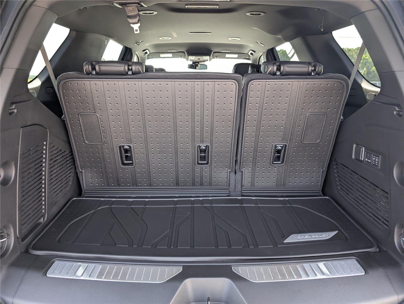 2025 Chevrolet Tahoe Premier photo 34