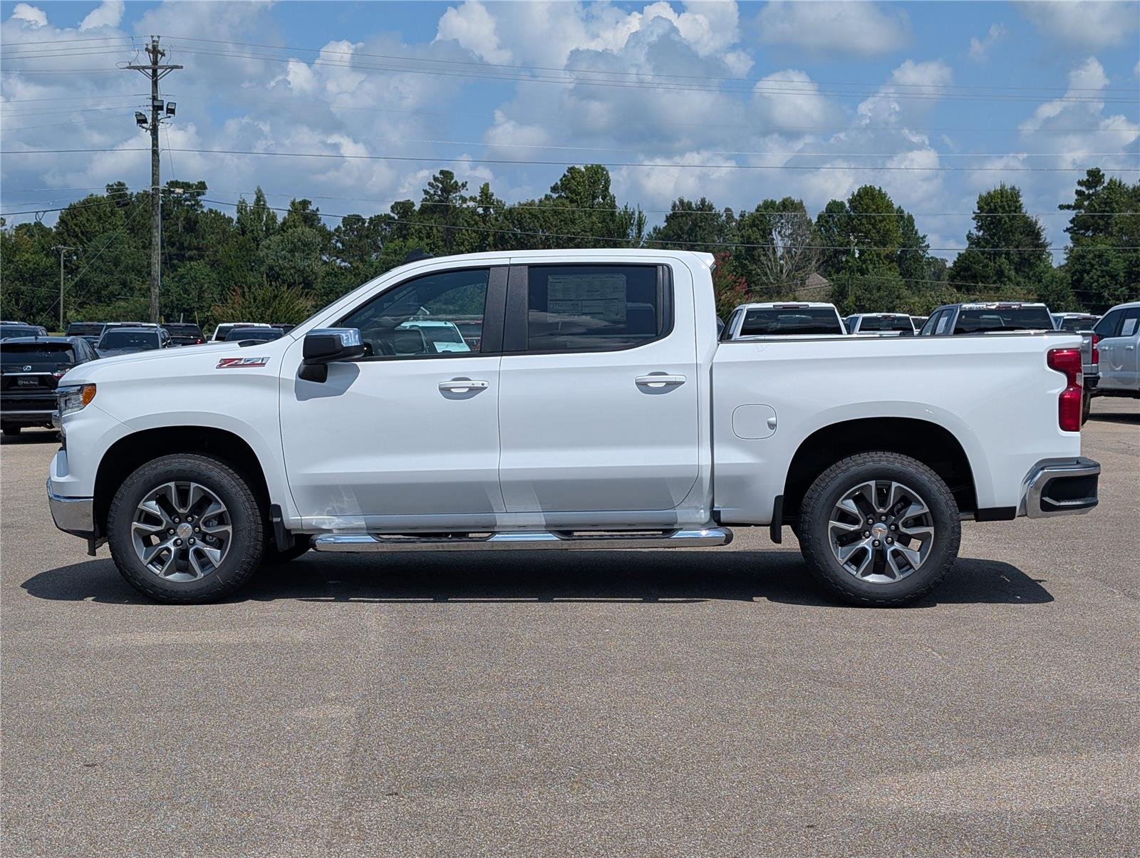 2026 Chevrolet Silverado 1500 LT photo 4