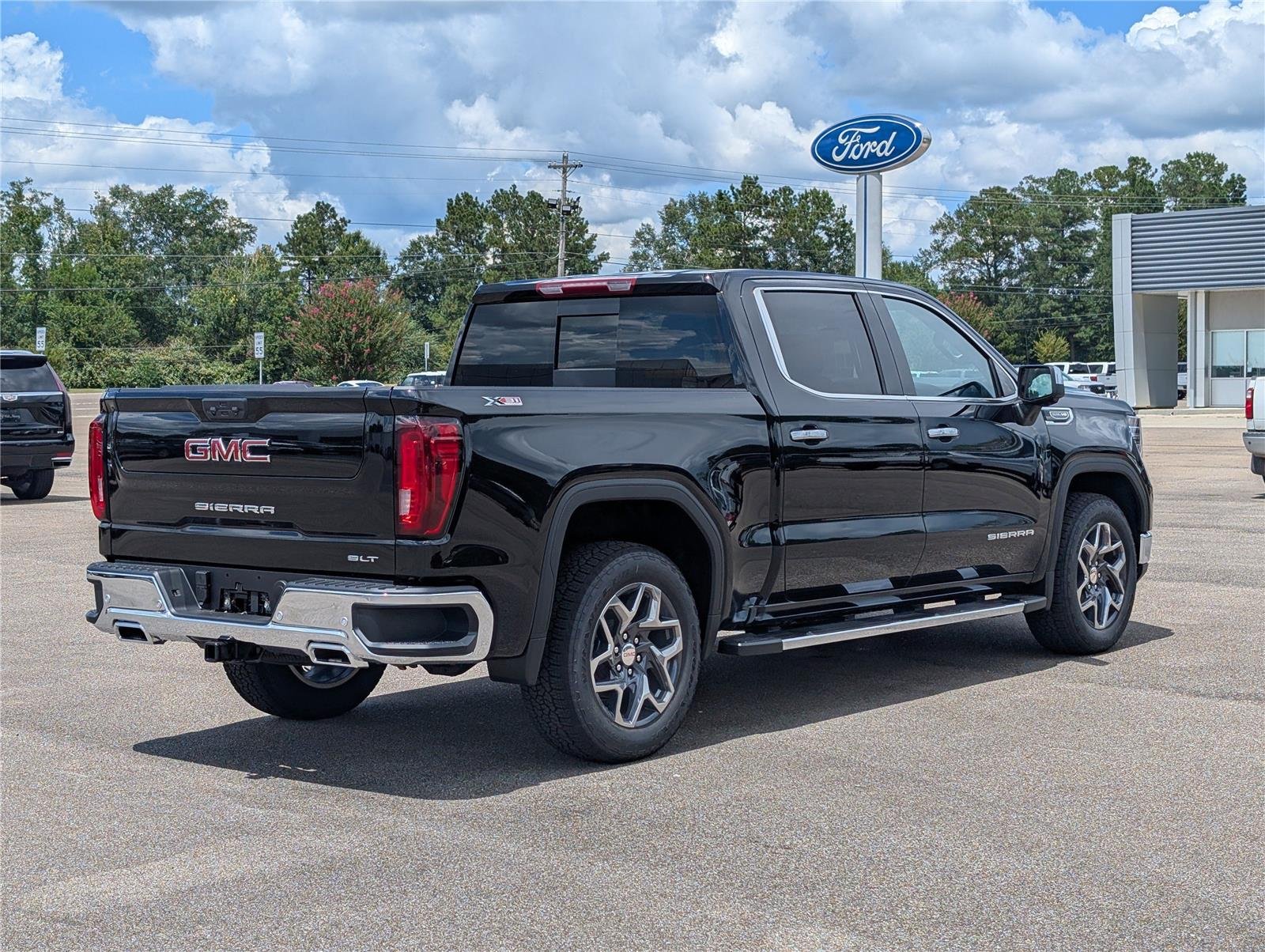 2026 Gmc Sierra 1500 SLT photo 8