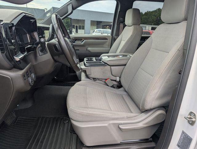 2024 Chevrolet Silverado 3500HD LT photo 11