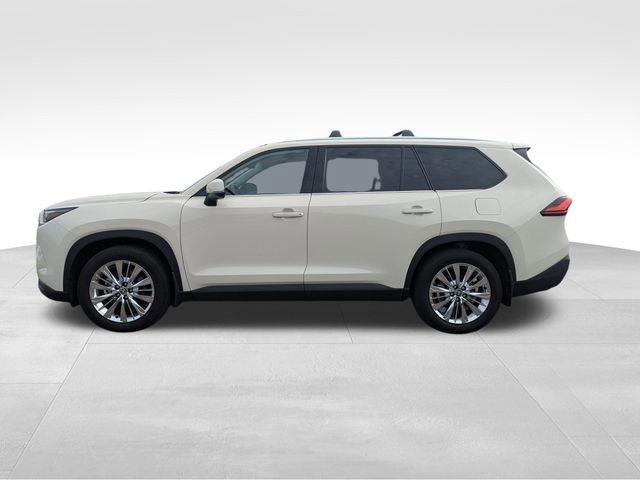 2024 Toyota Grand Highlander Platinum photo 2
