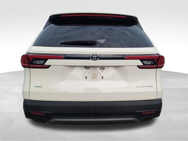 2024 Toyota Grand Highlander Platinum photo 4