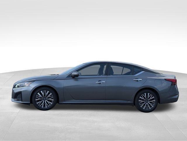 2023 Nissan Altima 2.5 SV photo 2