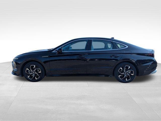 2024 Hyundai Sonata SEL photo 2