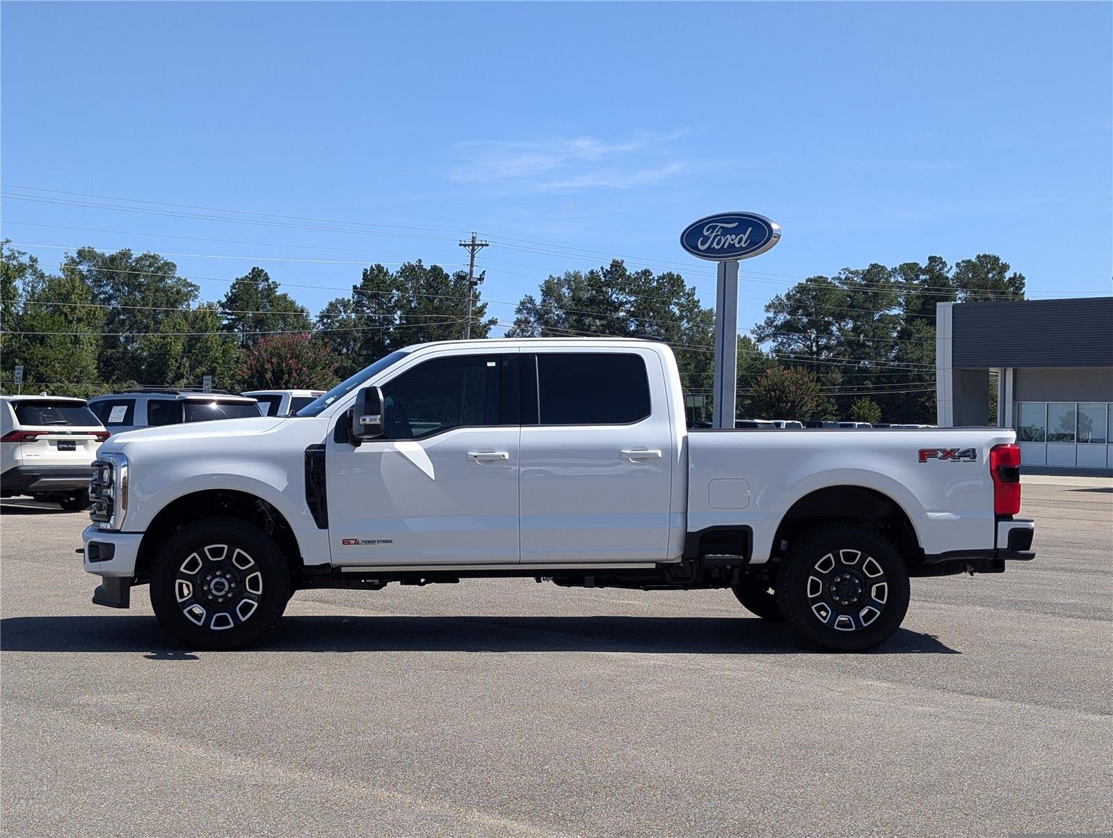 2025 Ford F-250 Platinum photo 2