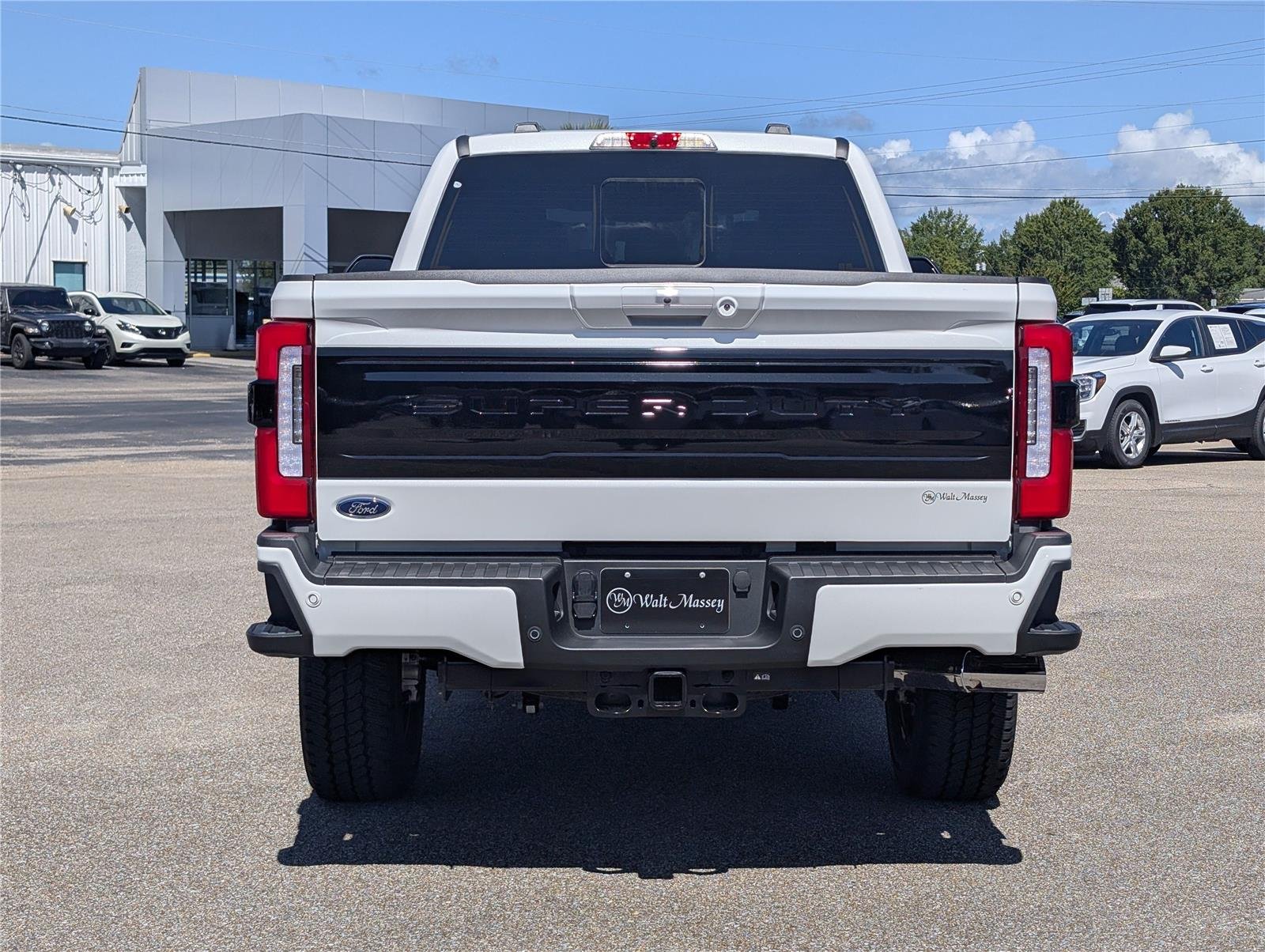 2025 Ford F-250 Platinum photo 4
