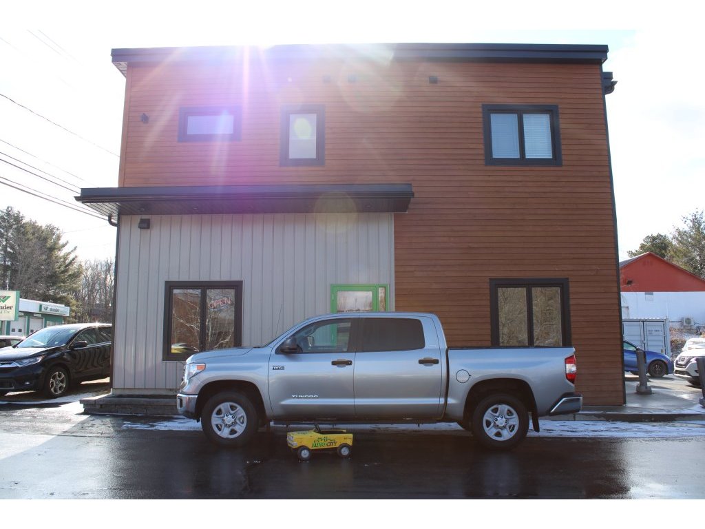 2016 Toyota Tundra SR5 CrewMax 5.7L 4WD