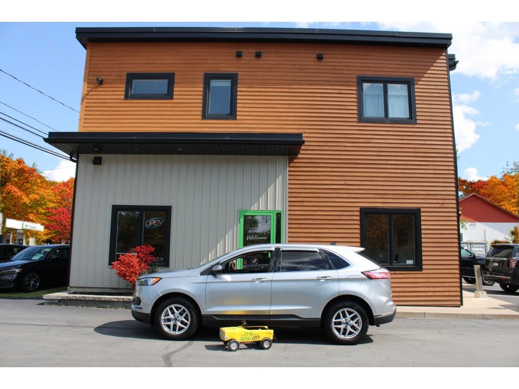 Iconic Silver Metallic 2024 Ford Edge SUV / Crossover All-Wheel Drive Automatic