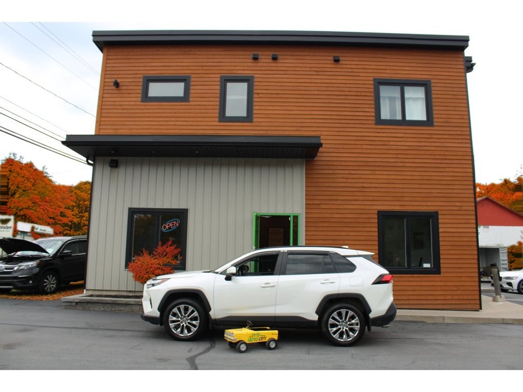 2022 Toyota RAV4 XLE AWD