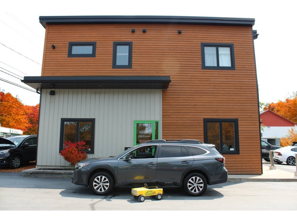  2024 Subaru Outback Touring AWD   