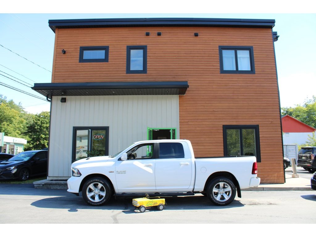 Bright White 2015 RAM 1500 Pickup Truck Four-Wheel Drive Automatic