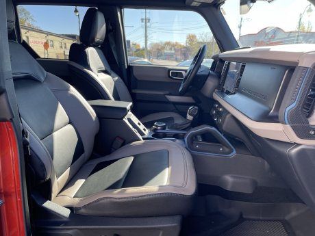 2022 Ford Bronco - P20945 Image 24