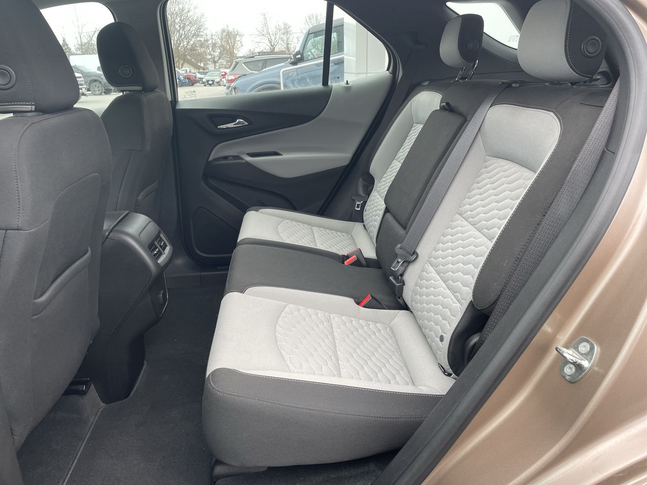 2018 Chevrolet Equinox Ls - P21032 Mobile Image 20