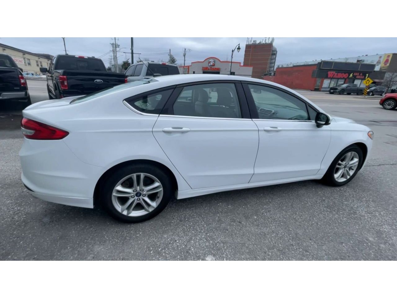 2018 Ford Fusion - P21087 Full Image 9