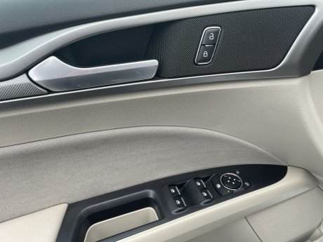 2018 Ford Fusion - P21087 Image 13