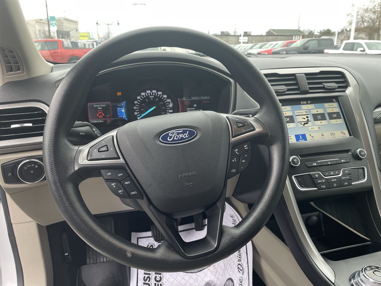 2018 Ford Fusion SE - P21087 Mobile Image 13