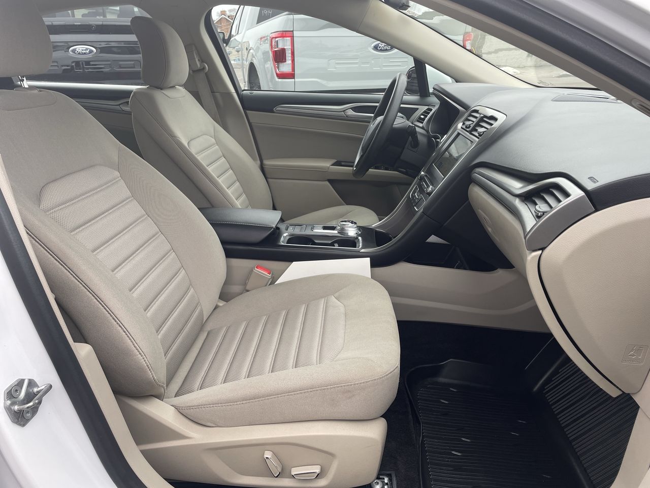 2018 Ford Fusion - P21087 Full Image 24