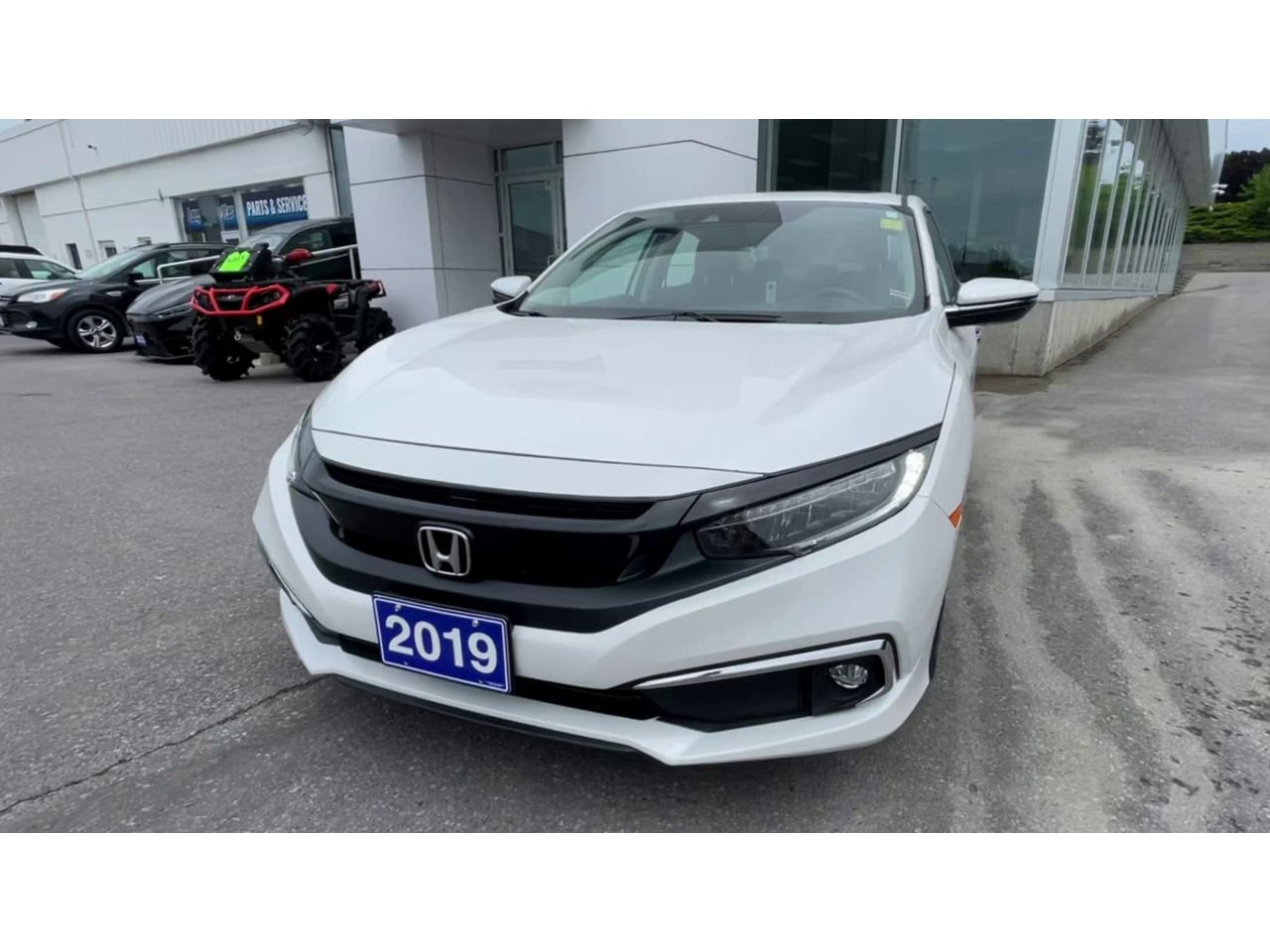 2019 Honda Civic Sedan Touring - P21099 Mobile Image 2