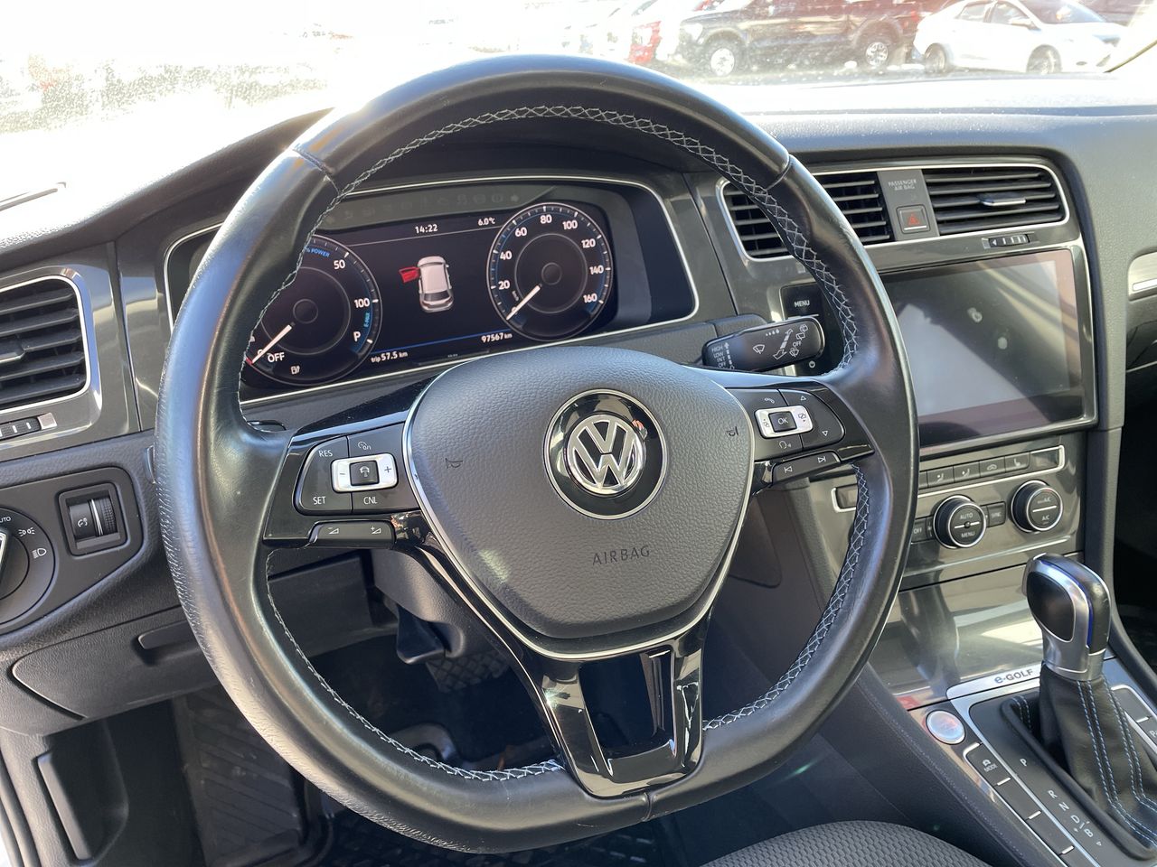 2018 Volkswagen e-Golf - P21180 Full Image 14