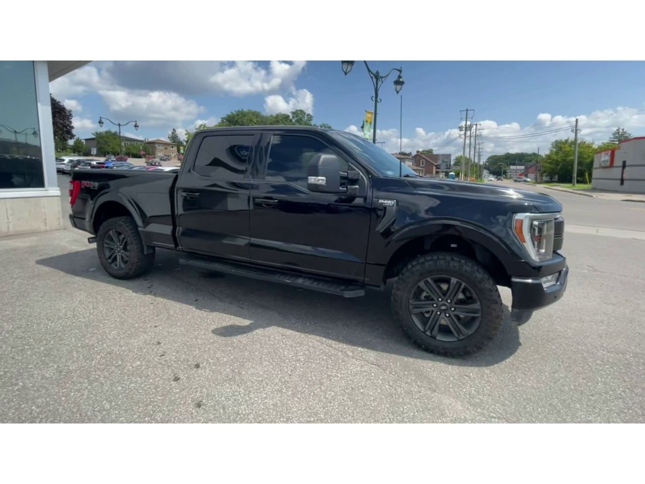 2022 Ford F-150 Lariat - 21055A Mobile Image 1