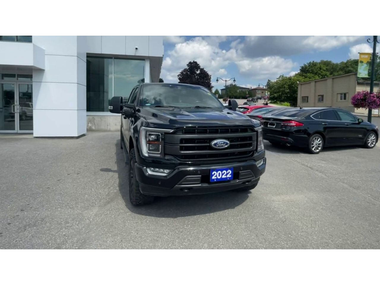 2022 Ford F-150 Lariat - 21055A Mobile Image 2