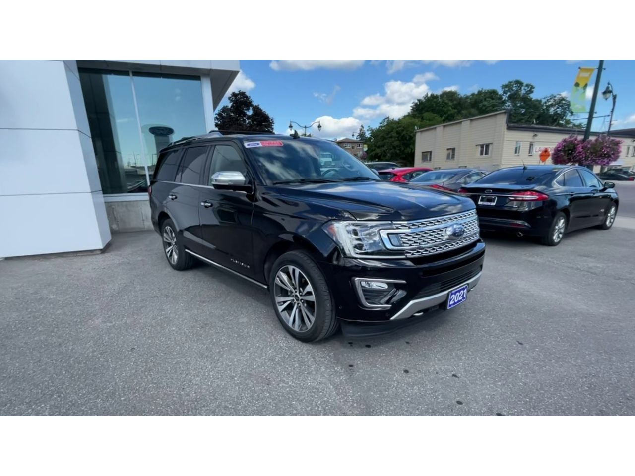 2021 Ford Expedition Platinum - P21237 Mobile Image 1