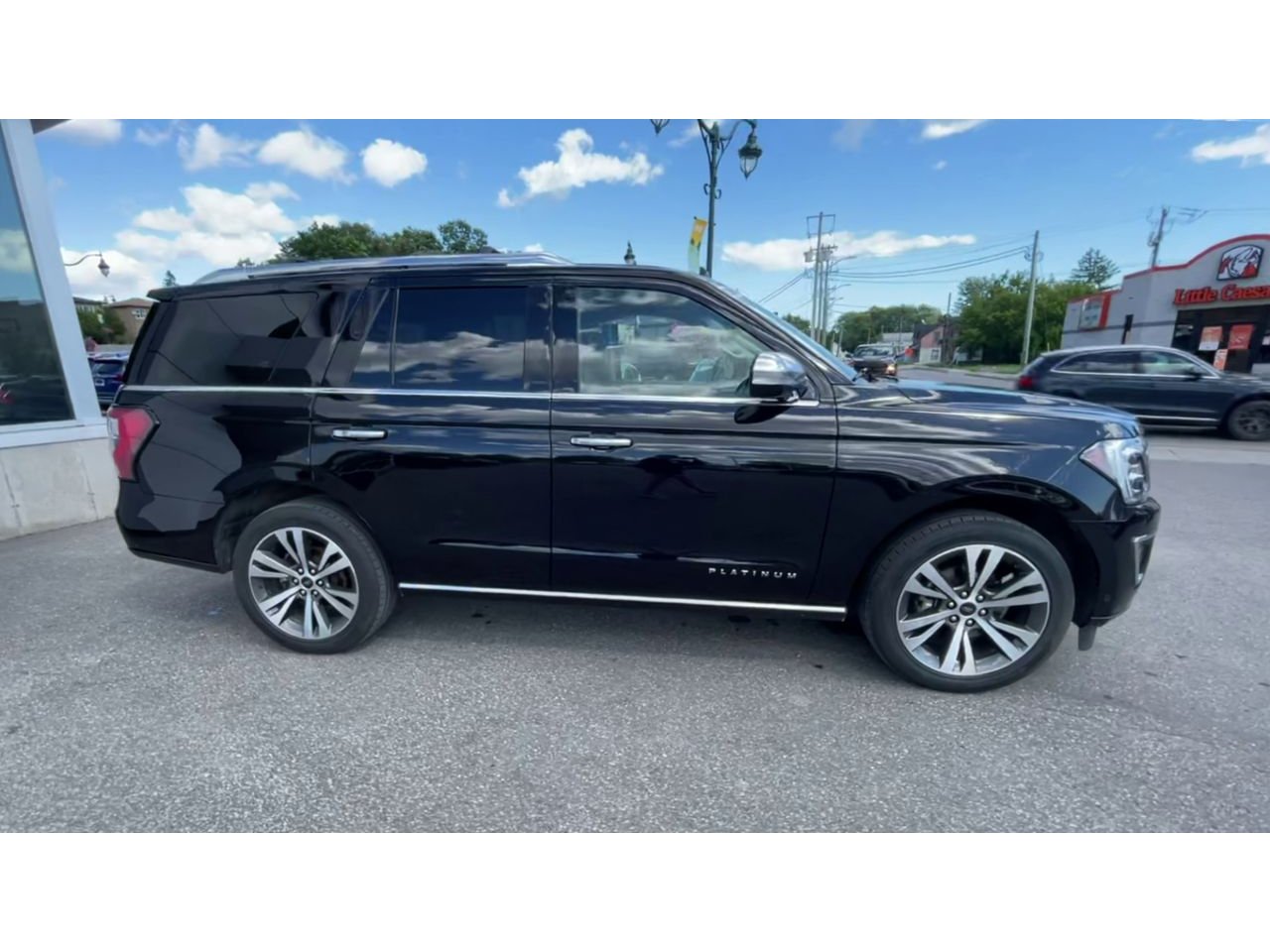 2021 Ford Expedition Platinum - P21237 Mobile Image 8
