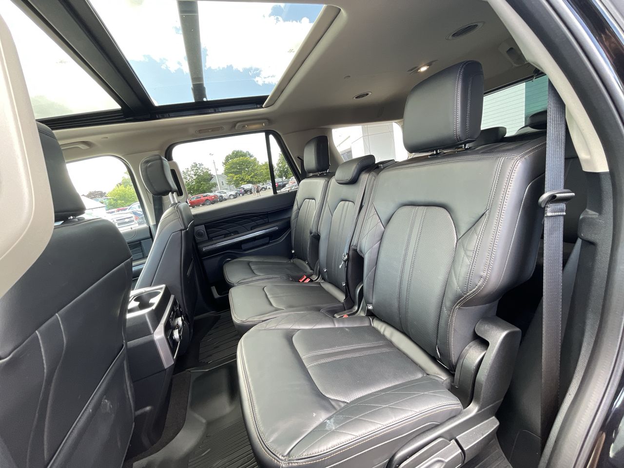 2021 Ford Expedition Platinum - P21237 Mobile Image 22