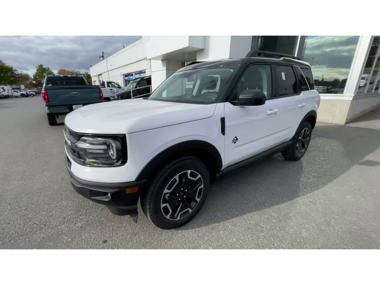 2023 Ford Bronco Sport Outer Banks - 21388 Mobile Image 3