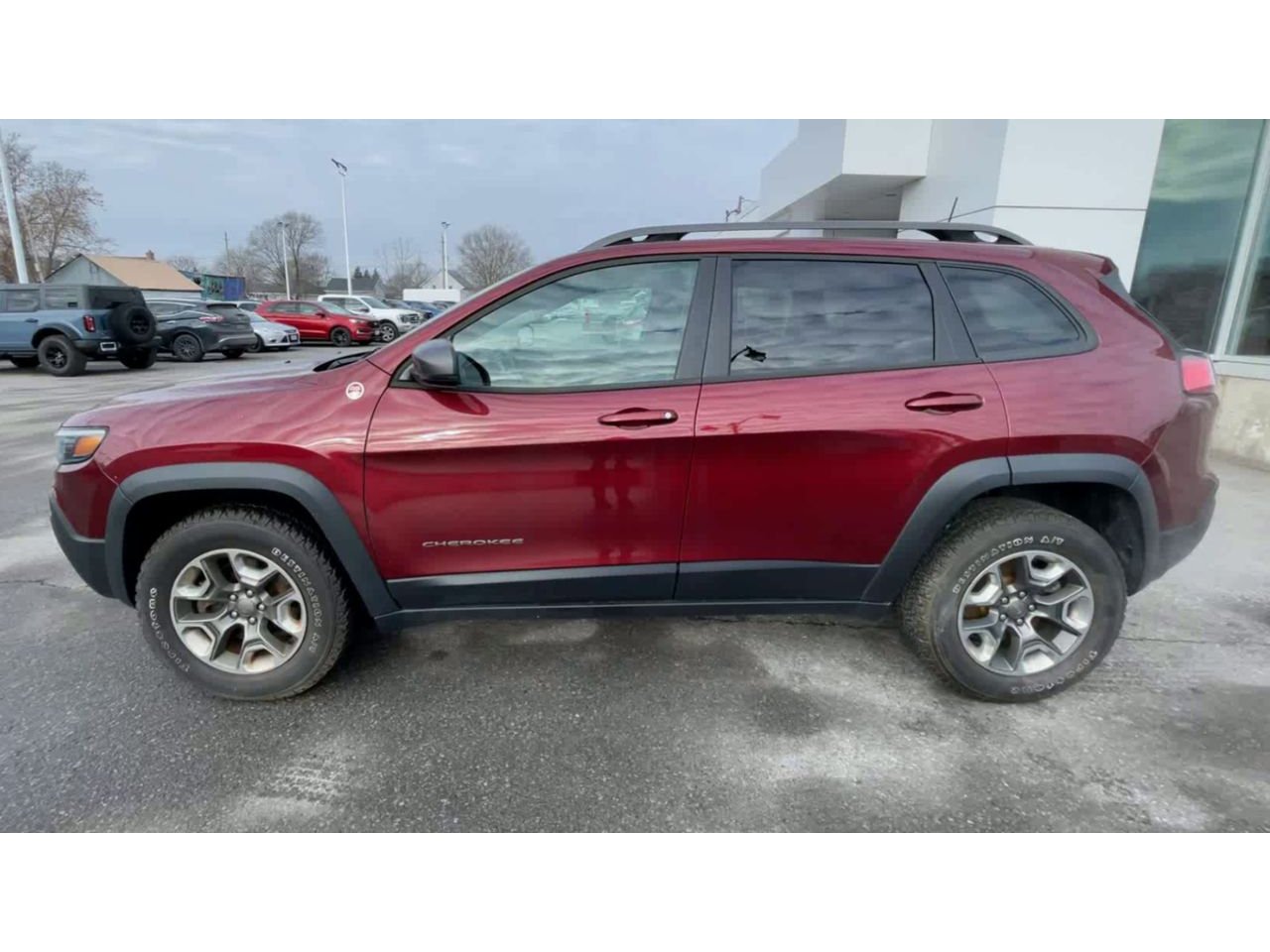 2019 Jeep Cherokee Trailhawk - P21291 Mobile Image 4