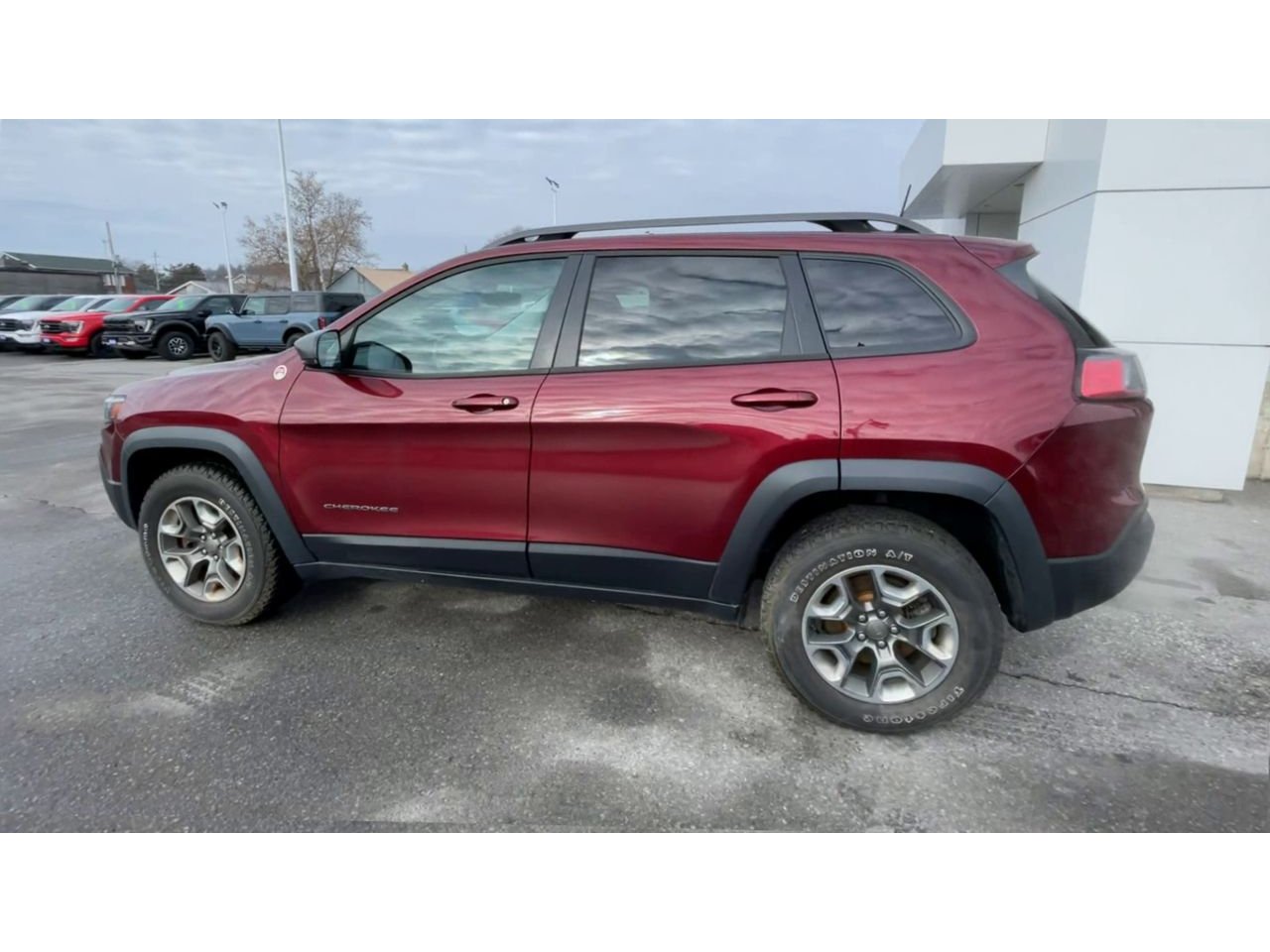 2019 Jeep Cherokee Trailhawk - P21291 Mobile Image 5